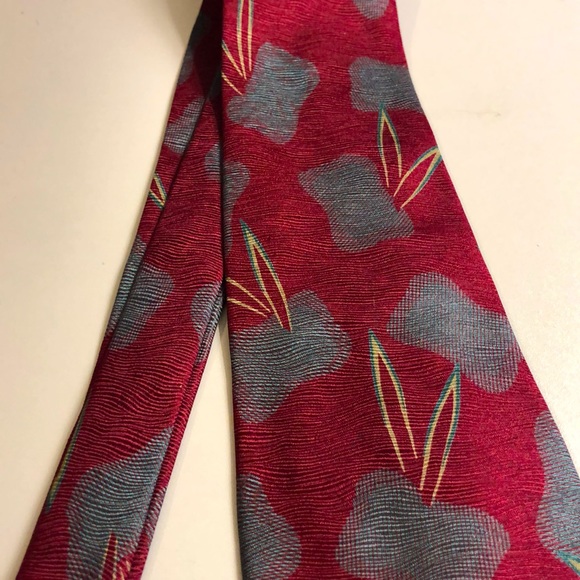 Giorgio Armani Tie/ Burgundy Print - Picture 1 of 8